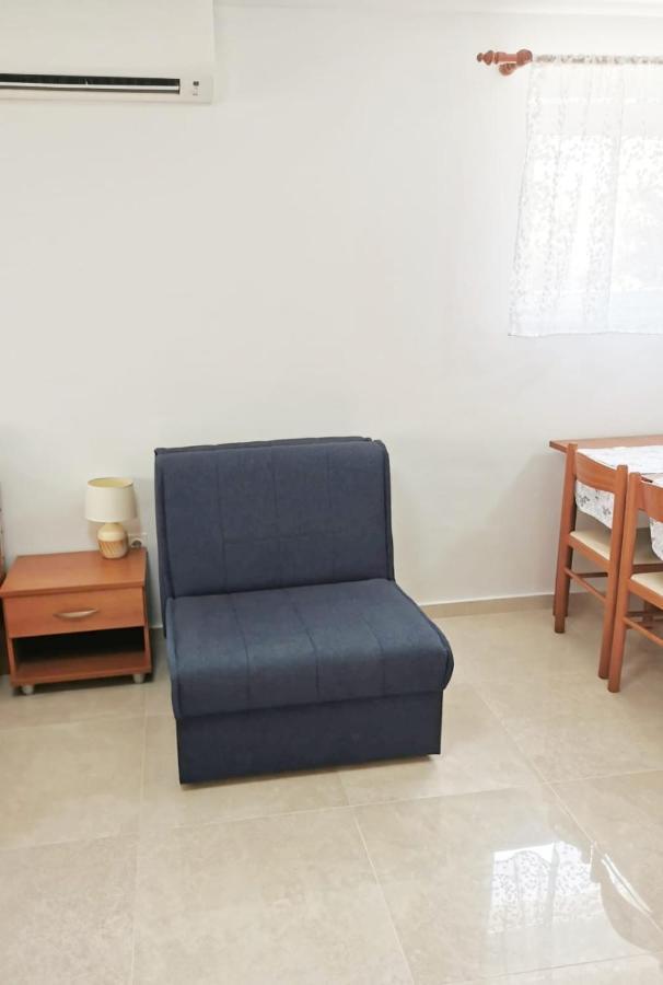 Apartment Sara Нивице Екстериор снимка